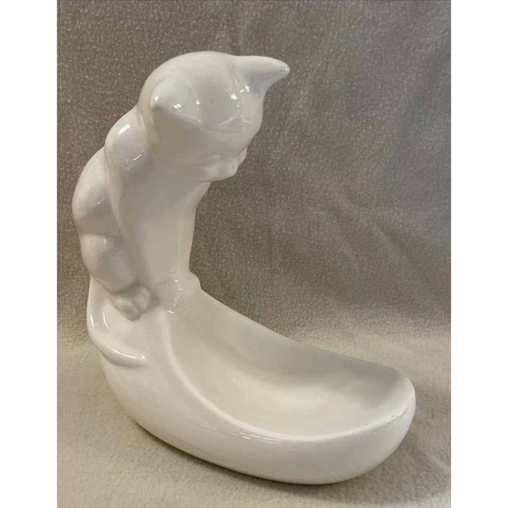 Vintage Royal Haeger Pottery White Ivory Cat Fish Bowl Sculpture 8.5"x 9.5"